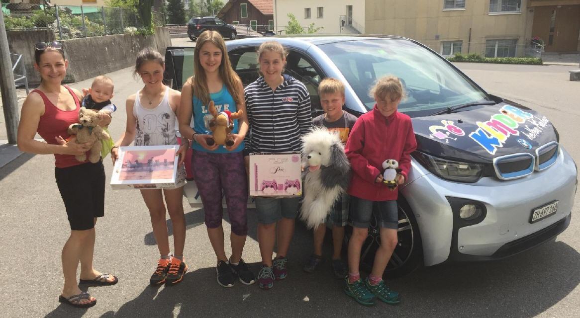 Die Schule aus Hasle, Luzern berichtet: Dank unserem Jüngsten Spielzeugspender Noel ist unser BMW i3 schon gefüllt. Herzlichen Dank!